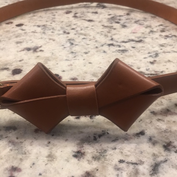 Skinny Faux Leather Waist Belt - Picture 10 of 16